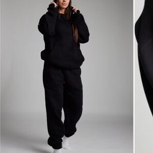 Comfrt Black Sweat Set